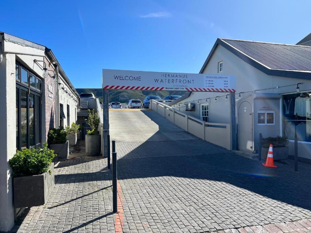 Hermanus Waterfront Apartment 12 ภายนอก รูปภาพ